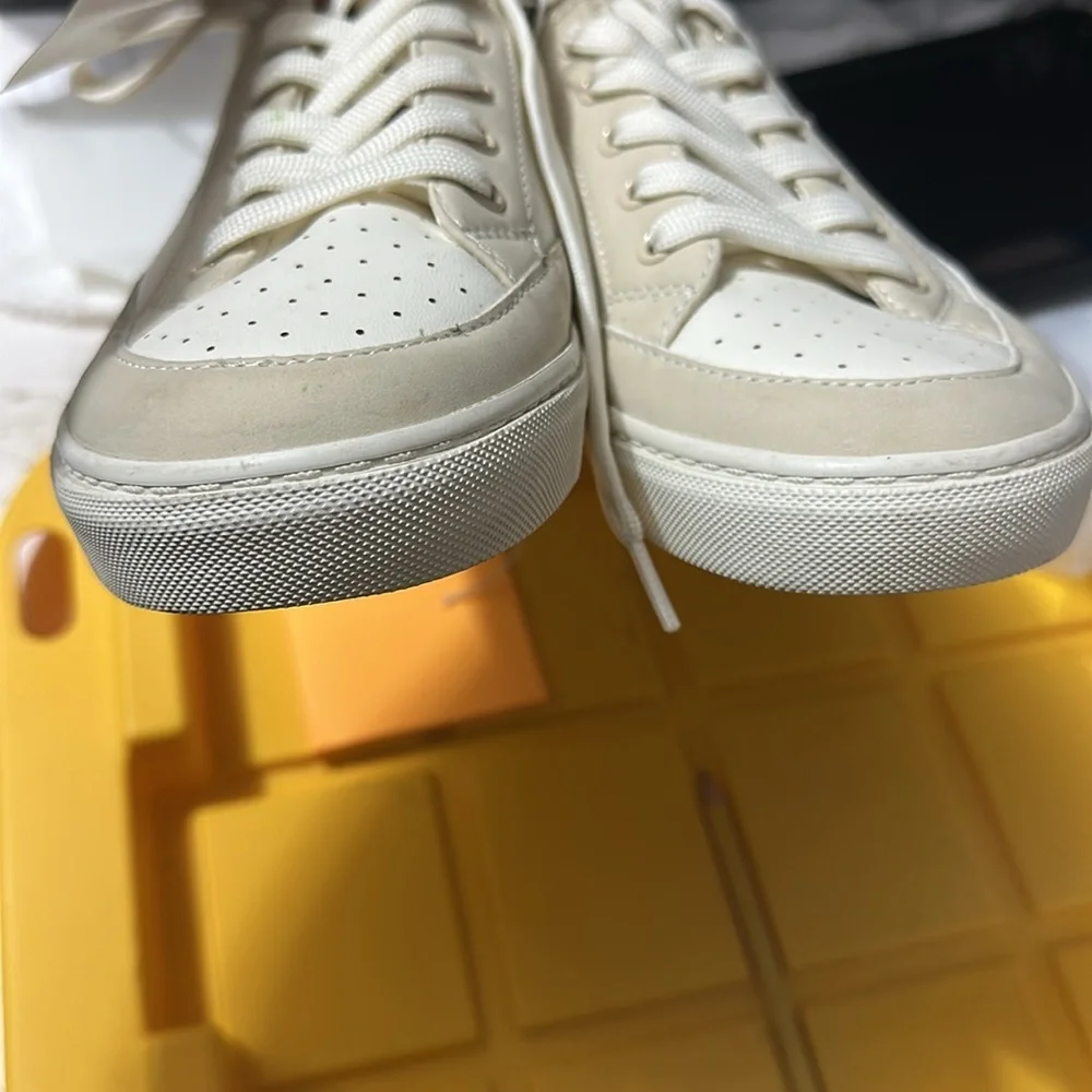 Tommy Hilfiger Women's Loliene Sneaker Color Light Grey Multi, Size 11